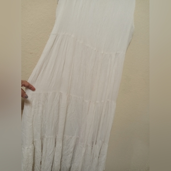 Gibson Latimer White Pleated Maxi Dress Scoop Neck - Picture 9 of 14